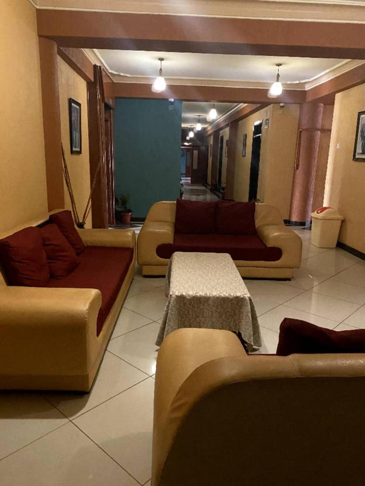 The Tick Hotel Kampala Dış mekan fotoğraf