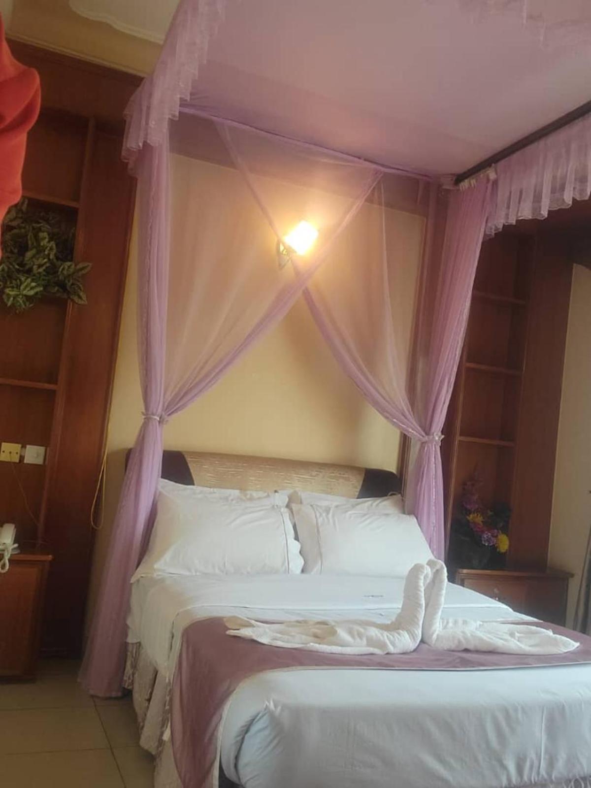 The Tick Hotel Kampala Dış mekan fotoğraf